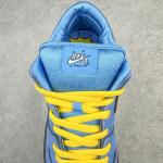 Nike SB Dunk Low x The Powerpuff Girls "Bubbles"