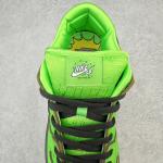 Nike SB Dunk Low x The Powerpuff Girls "Buttercup"