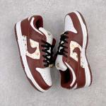 Nike SB Dunk Low x Supreme "Barkroot Brown"