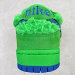 Nike SB Dunk Low x Grateful Dead "Green Bear"