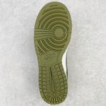 Nike Dunk Low "Medium Olive"