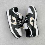 Nike SB Dunk Low x Supreme "Stars Black"