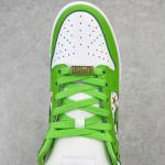 Nike SB Dunk Low x Supreme "Stars Mean Green"