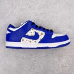 Nike SB Dunk Low x Supreme "Hyper Royal"